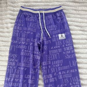women’s lakers sweatpants (NBA)